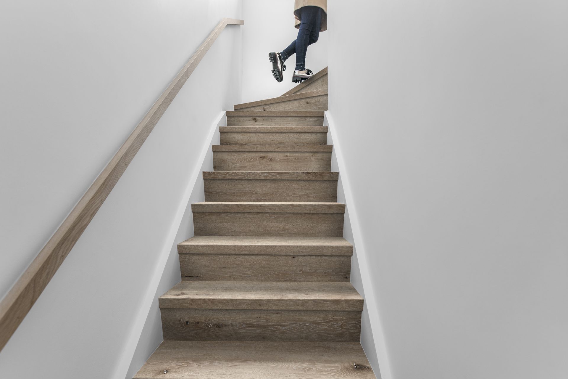 Acorn 50-LVPE-854 trap traprenovaties